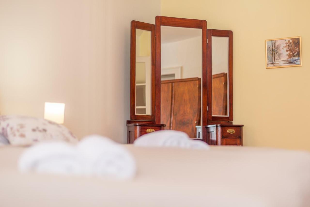 Apartment Tri Mudraca Karanac Екстериор снимка